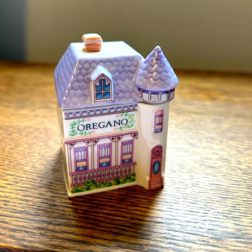 Oregano Lenox house vintage